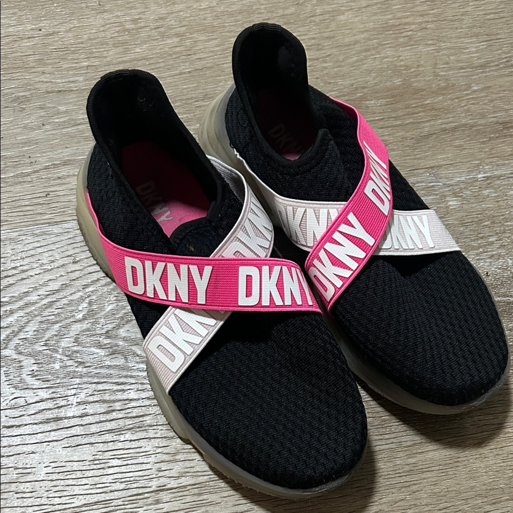 DKNY Kids Black and Pink Elastic Band Sneakers